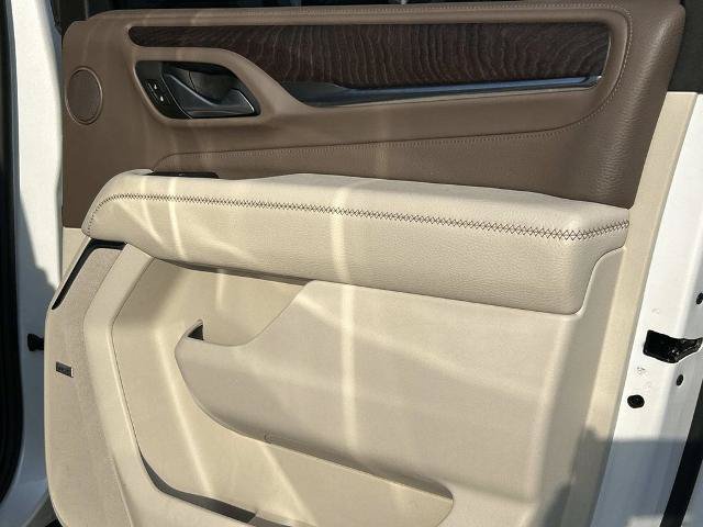 Used 2023 GMC Yukon XL Denali w/ Denali Reserve Package AWD/4WD image 25