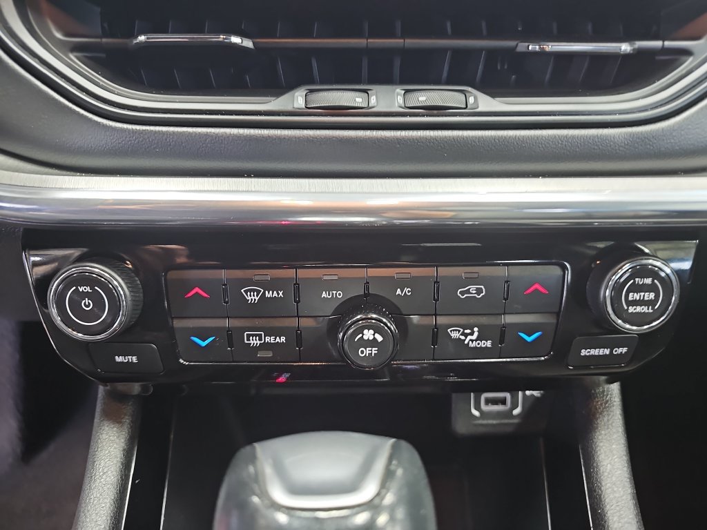 Used 2023 Jeep Compass Limited AWD/4WD image 21