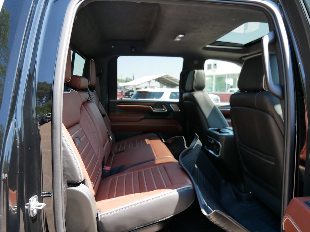 Used 2025 GMC Sierra 3500 Denali Ultimate AWD/4WD image 9
