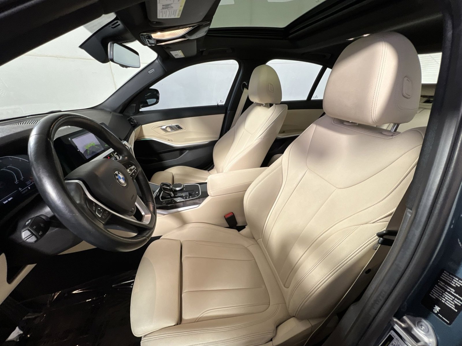 Used 2021 BMW 330i xDrive Sedan w/ Premium Package image 13