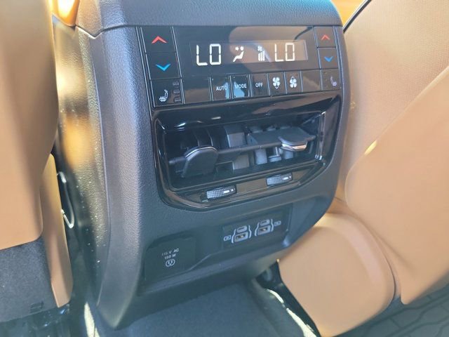 Used 2024 Jeep Grand Cherokee L Summit w/ Advanced Protech Group IV AWD/4WD image 19
