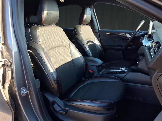 Certified 2024 Ford Escape ST-Line w/ Cold Weather Package image 15
