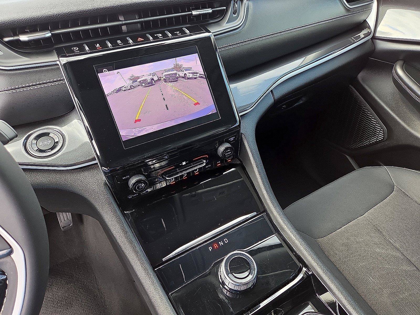 Used 2023 Jeep Grand Cherokee L Laredo AWD/4WD image 18