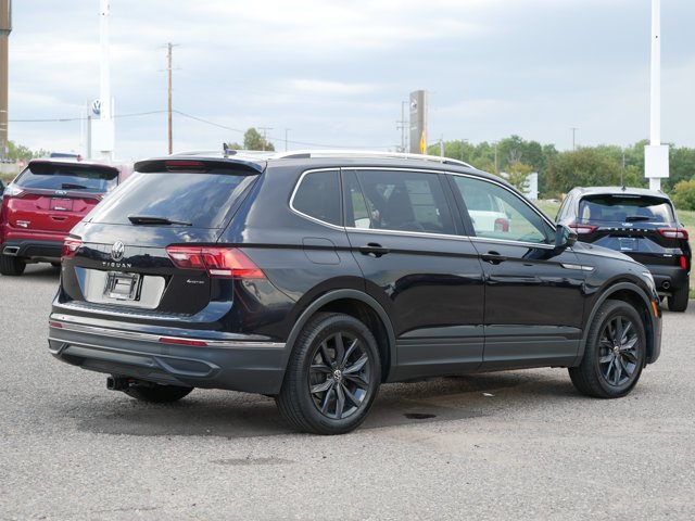 Used 2024 Volkswagen Tiguan SE AWD/4WD image 3