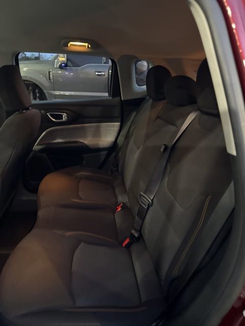 Used 2022 Jeep Compass Sport image 6