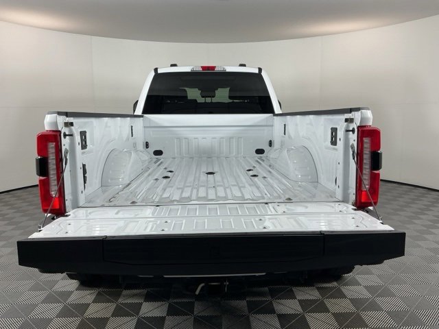 Certified 2025 Ford F450 Lariat w/ FX4 Off-Road Package image 8