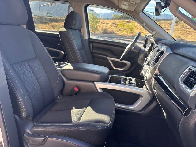 Used 2018 Nissan Titan SV w/ SV Convenience Package AWD/4WD image 29