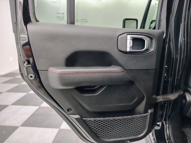 Used 2022 Jeep Wrangler Unlimited Rubicon w/ LED Lighting Group AWD/4WD image 21