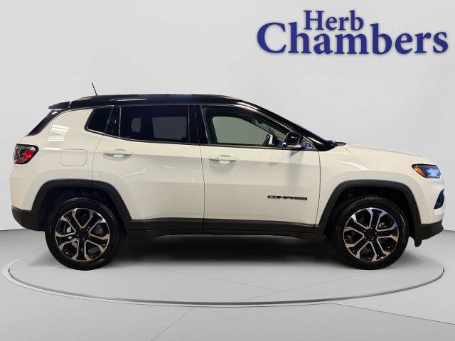 Used 2022 Jeep Compass Limited w/ Sun and Sound Group AWD/4WD image 12