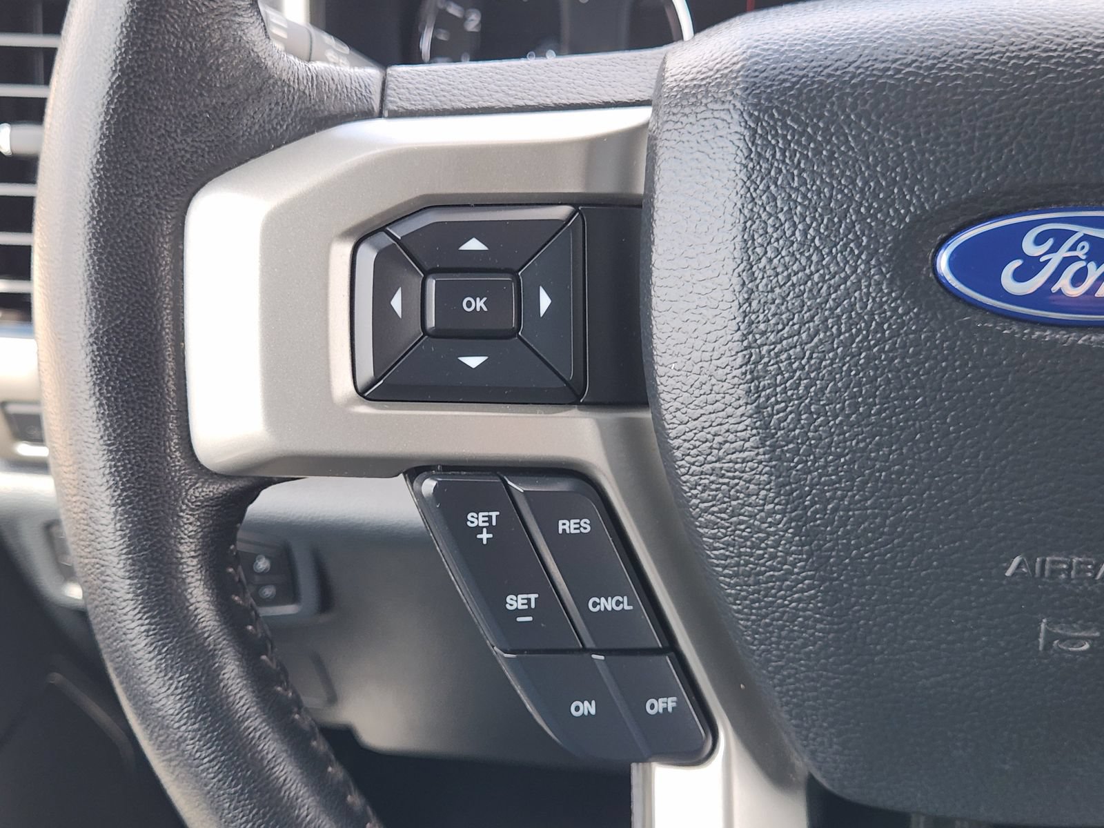 Certified 2022 Ford F250 Lariat w/ Lariat Value Package AWD/4WD image 33
