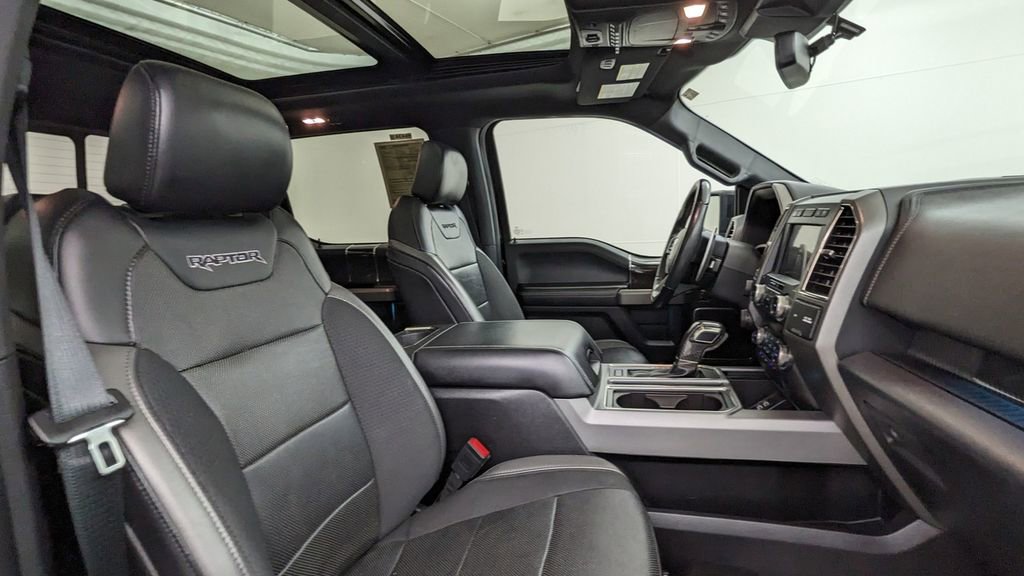 Certified 2019 Ford F150 Raptor w/ Equipment Group 802A Luxury image 41