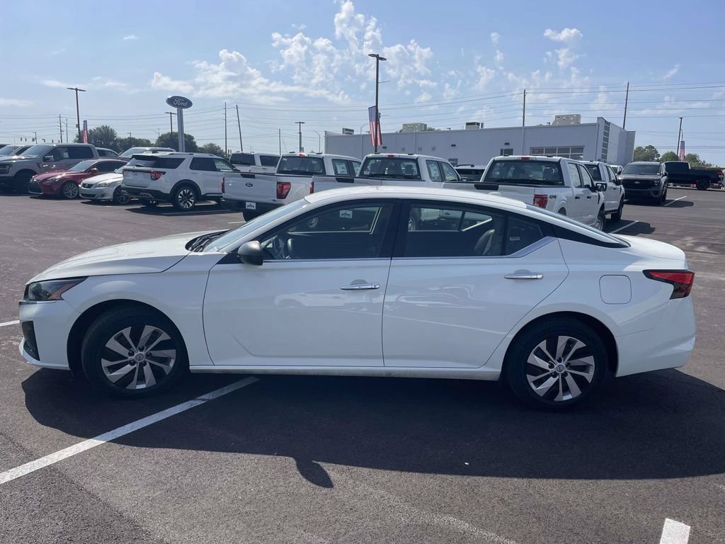 Used 2025 Nissan Altima 2.5 S FWD image 6