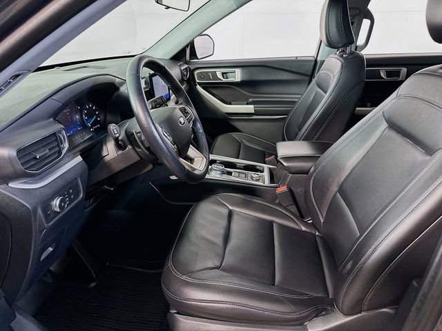 Certified 2021 Ford Explorer XLT w/ Equipment Group 202A image 10