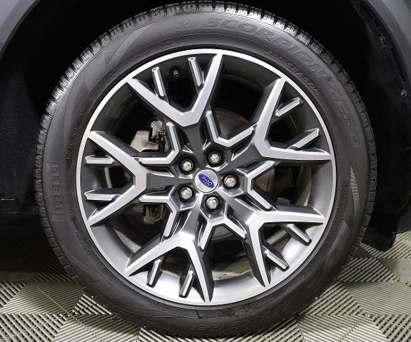 Certified 2025 Ford Explorer Platinum w/ Ultimate Package image 24