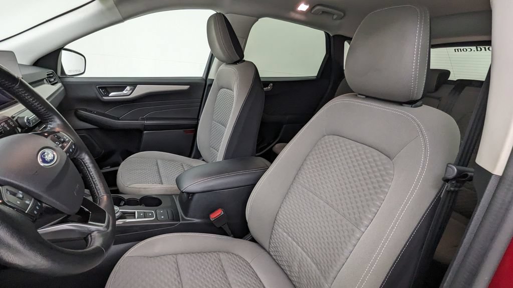 Certified 2021 Ford Escape SE w/ Convenience Package AWD/4WD image 2