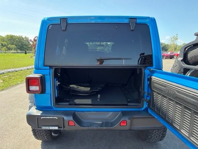 Used 2022 Jeep Wrangler Unlimited Sport w/ Xtreme Recon 35" Tire Package AWD/4WD image 11