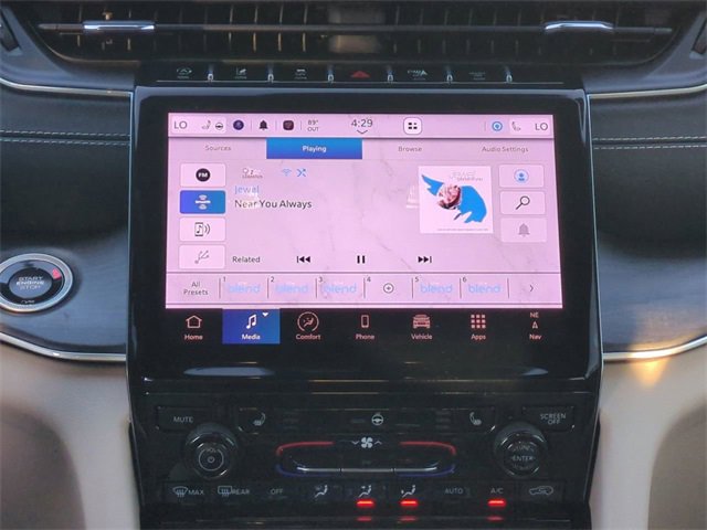 Used 2025 Jeep Grand Cherokee Limited w/ Trailer Tow Package image 18