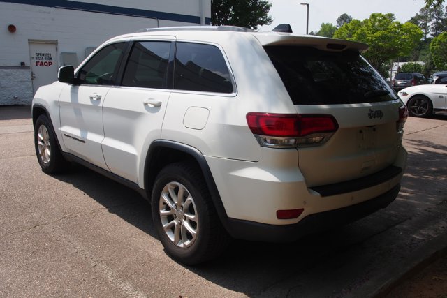 Used 2021 Jeep Grand Cherokee Laredo RWD image 5
