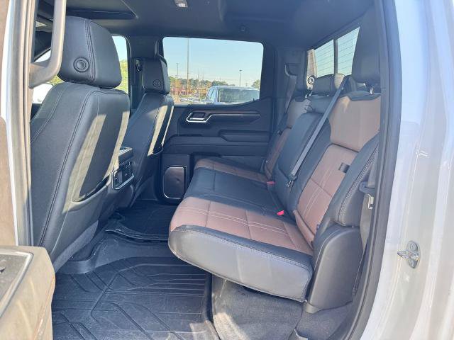 Used 2024 Chevrolet Silverado 1500 High Country w/ High Country Premium Package AWD/4WD image 17
