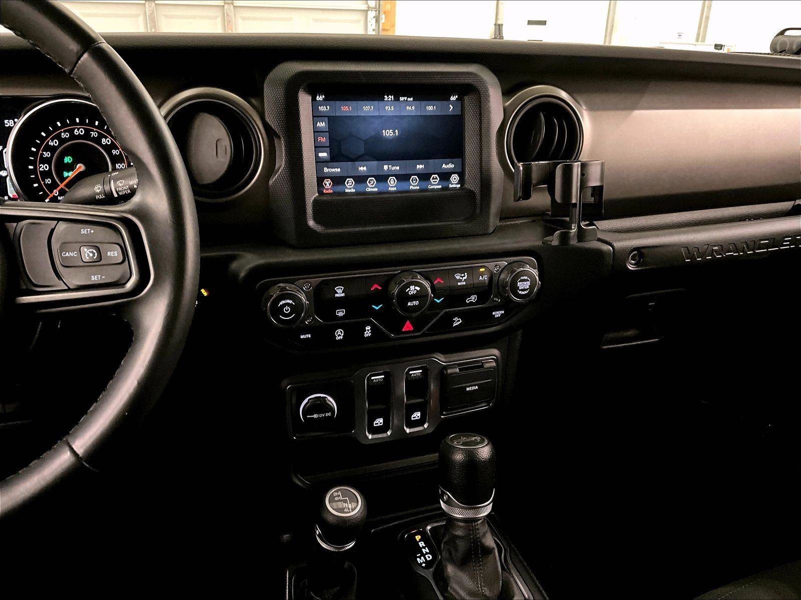 Used 2018 Jeep Wrangler Sport AWD/4WD image 6