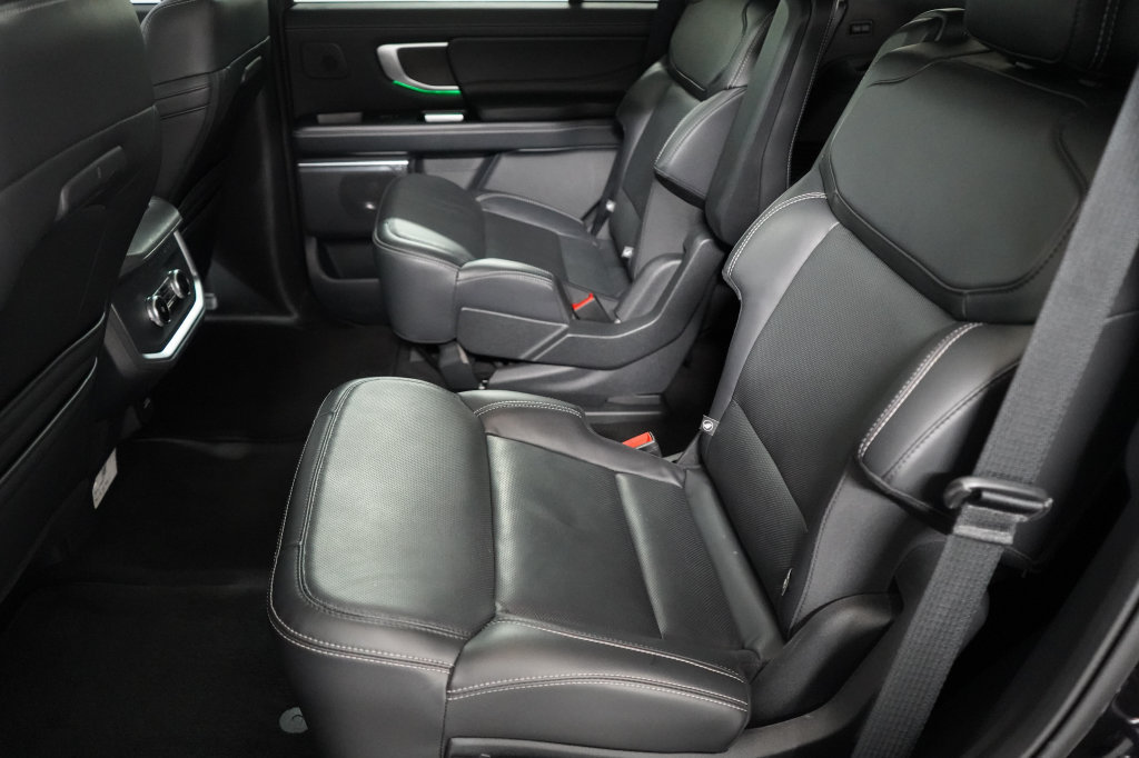 Certified 2025 Ford Expedition Platinum w/ Stealth Performance Package AWD/4WD image 21