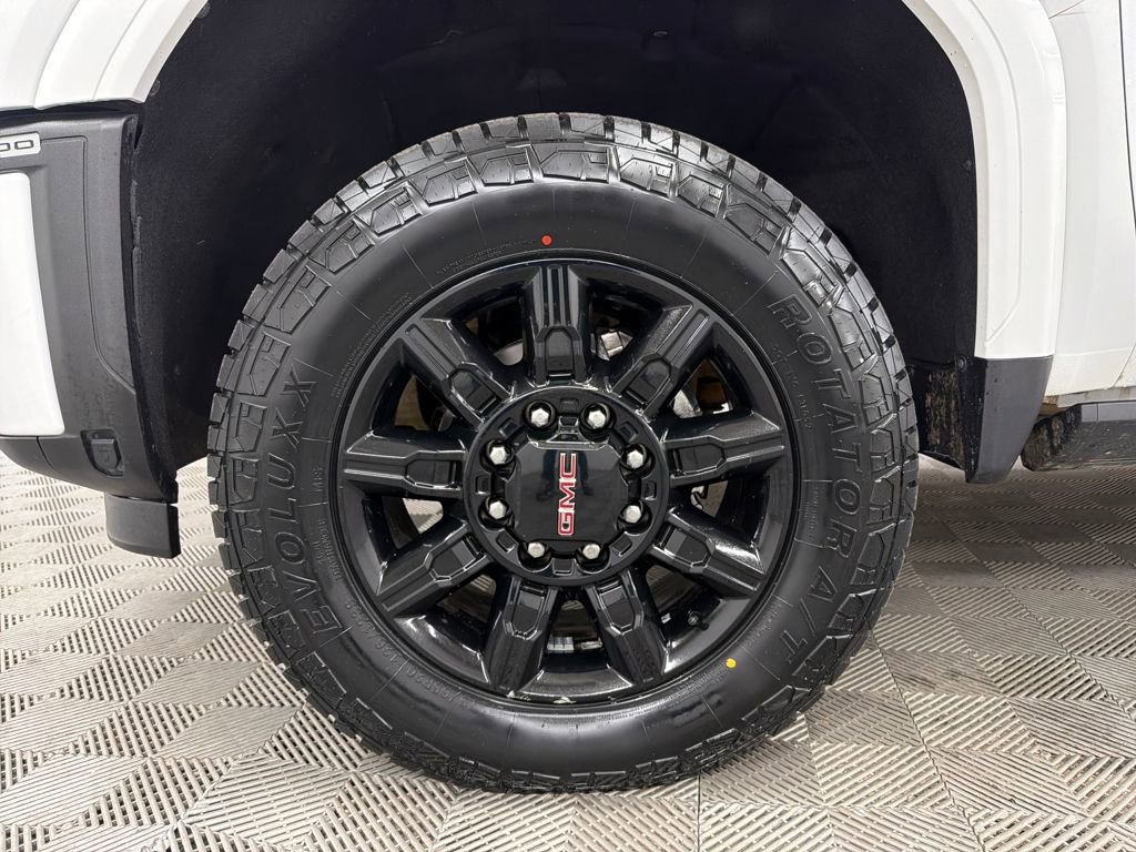 Used 2024 GMC Sierra 2500 AT4 w/ AT4 Premium Plus Package image 14