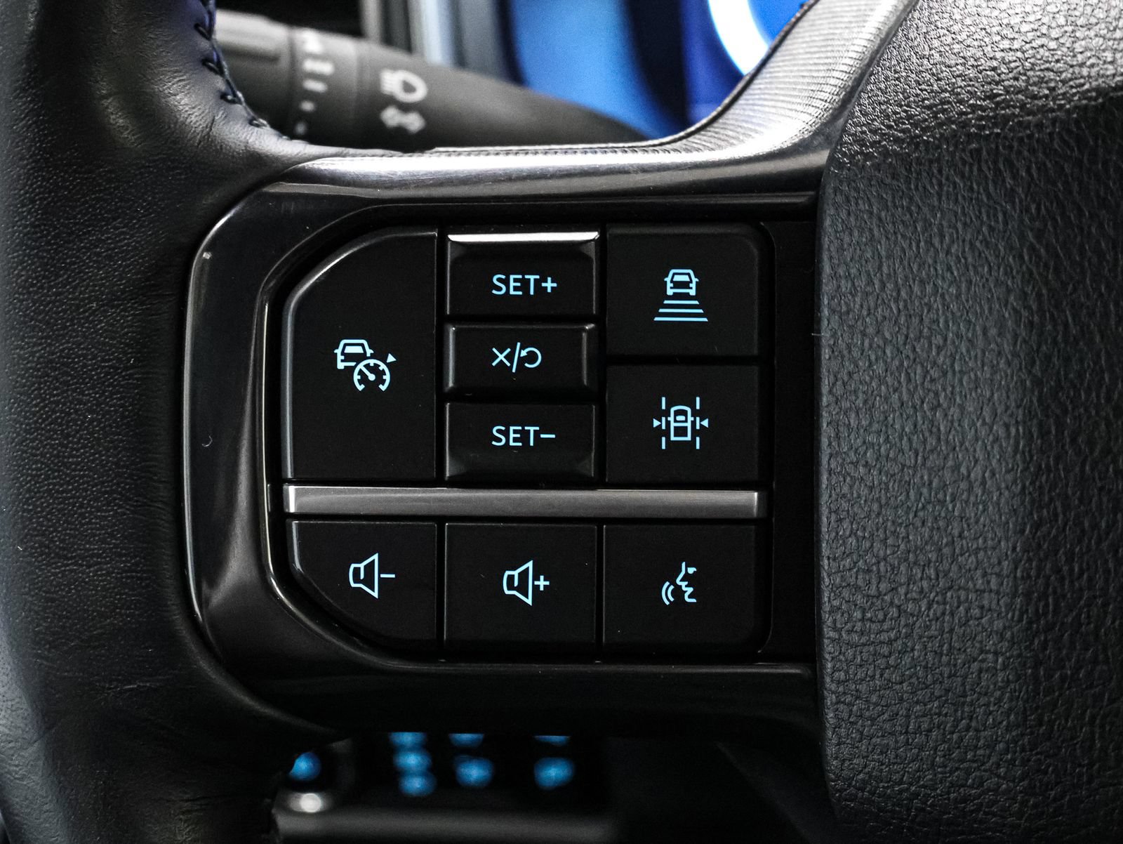 Certified 2025 Ford F350 Platinum AWD/4WD image 38
