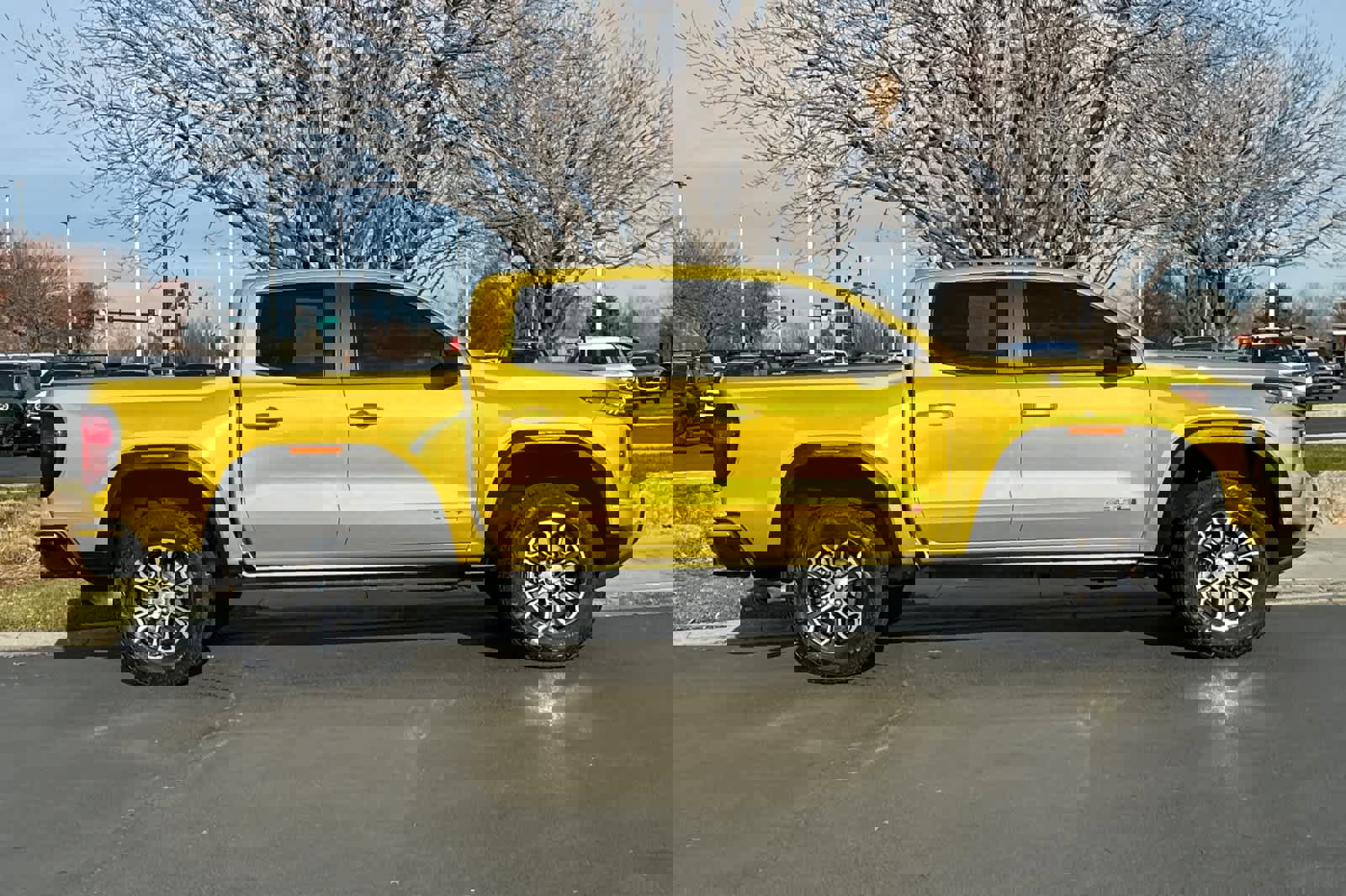 Used 2023 GMC Canyon AT4 w/ AT4 Premium Package image 8