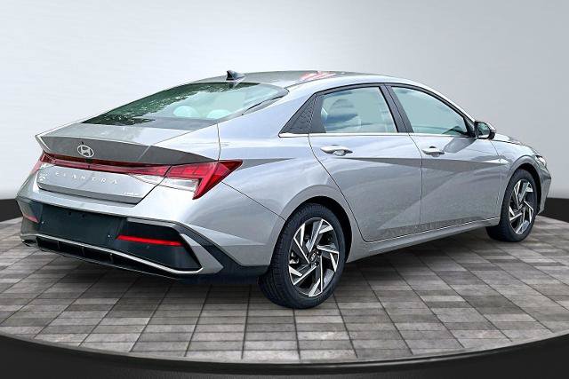 Used 2024 Hyundai Elantra Limited FWD image 13