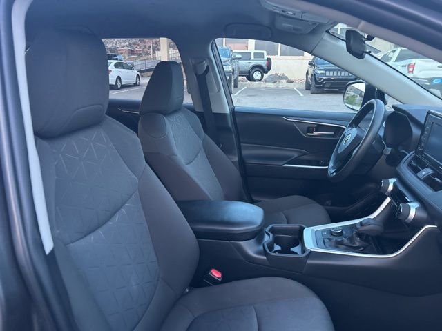 Used 2021 Toyota RAV4 XLE AWD/4WD image 23