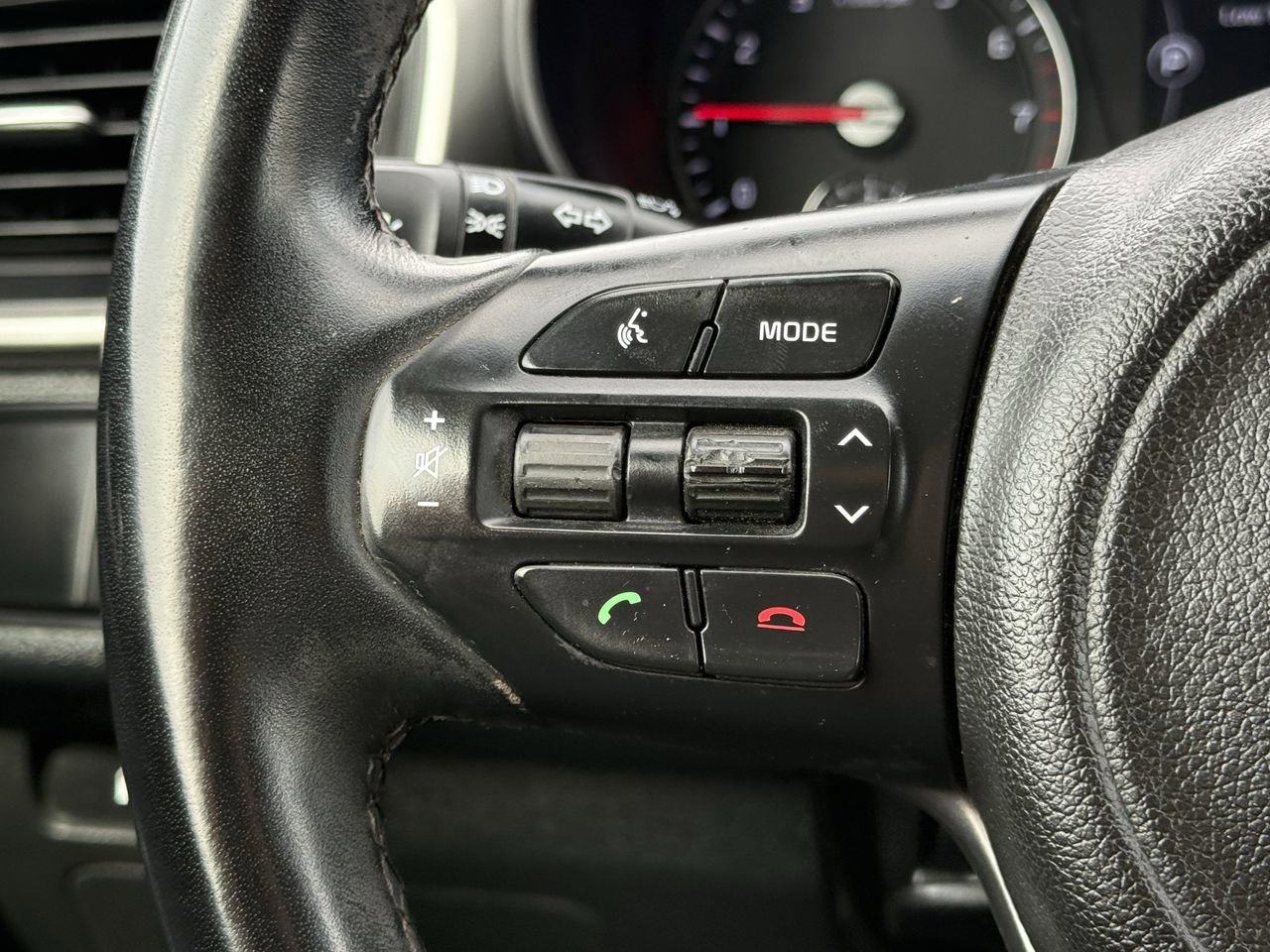 Used 2018 Kia Sorento LX image 13