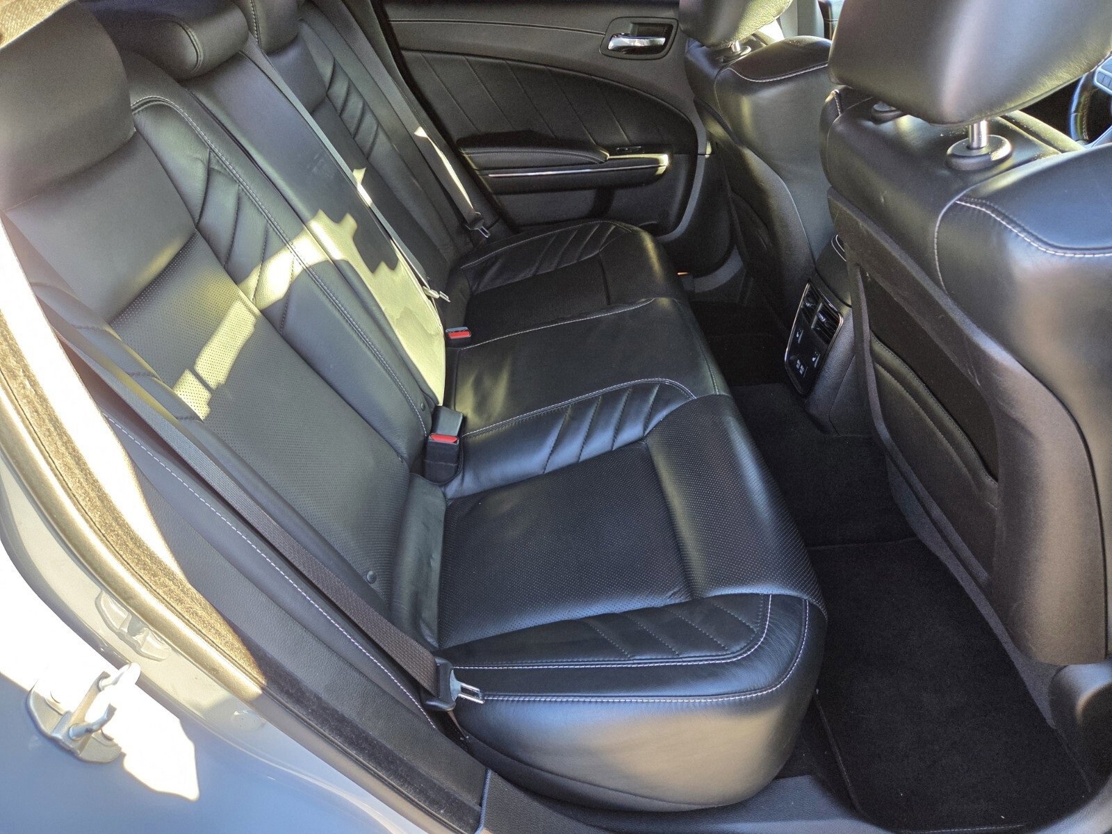 Used 2020 Dodge Charger SRT Hellcat w/ Carbon/Suede Interior Package image 15