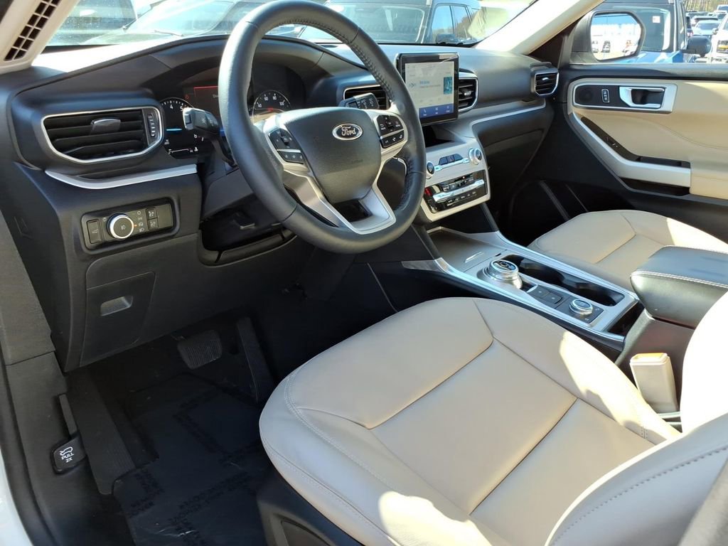 Certified 2023 Ford Explorer XLT w/ Equipment Group 202A image 13