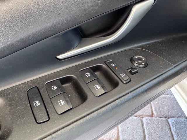 Used 2024 Hyundai Elantra SEL image 11
