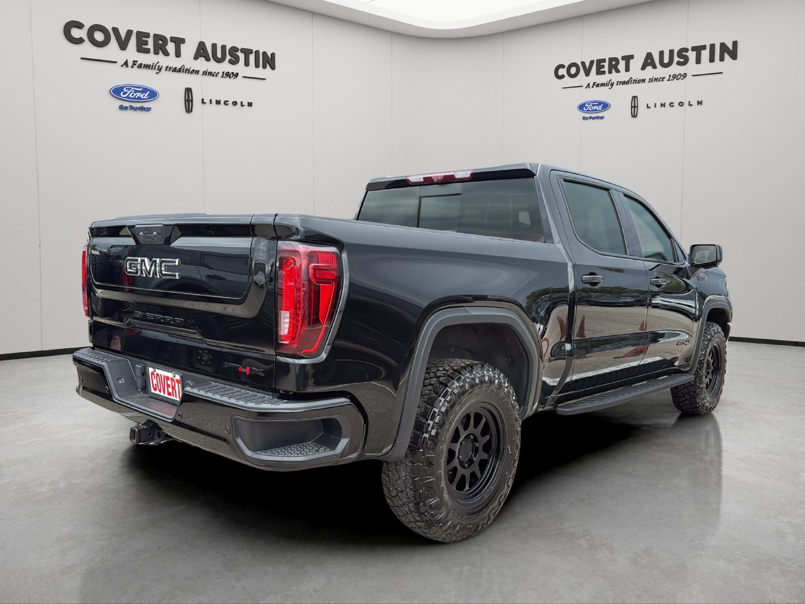Used 2024 GMC Sierra 1500 AT4X AWD/4WD image 5