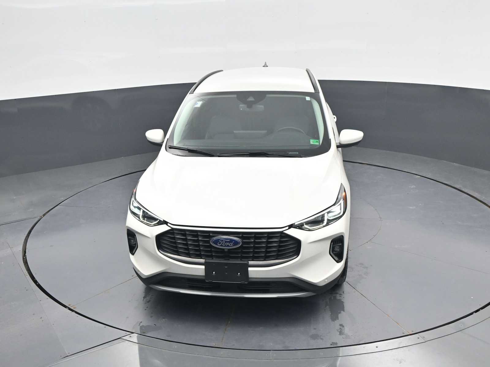 Certified 2023 Ford Escape Platinum w/ Class II Trailer Tow Package AWD/4WD image 24