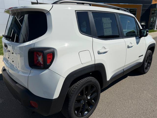 Used 2022 Jeep Renegade Altitude w/ Convenience Group AWD/4WD image 2
