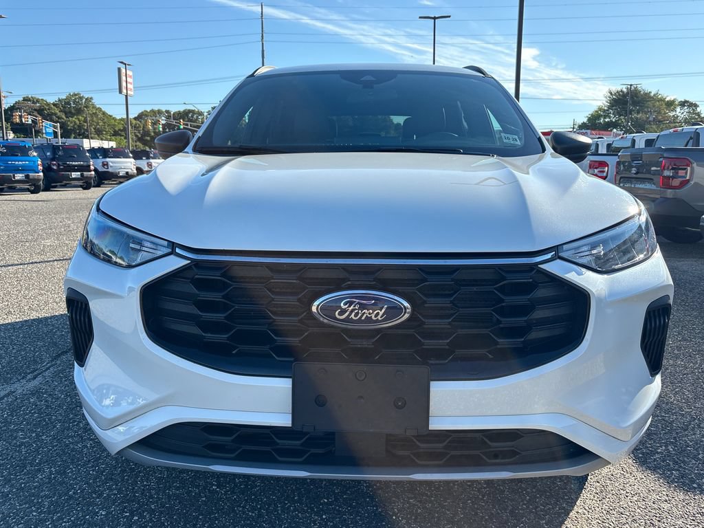 Certified 2023 Ford Escape ST-Line w/ Tech Pack #1 AWD/4WD image 2