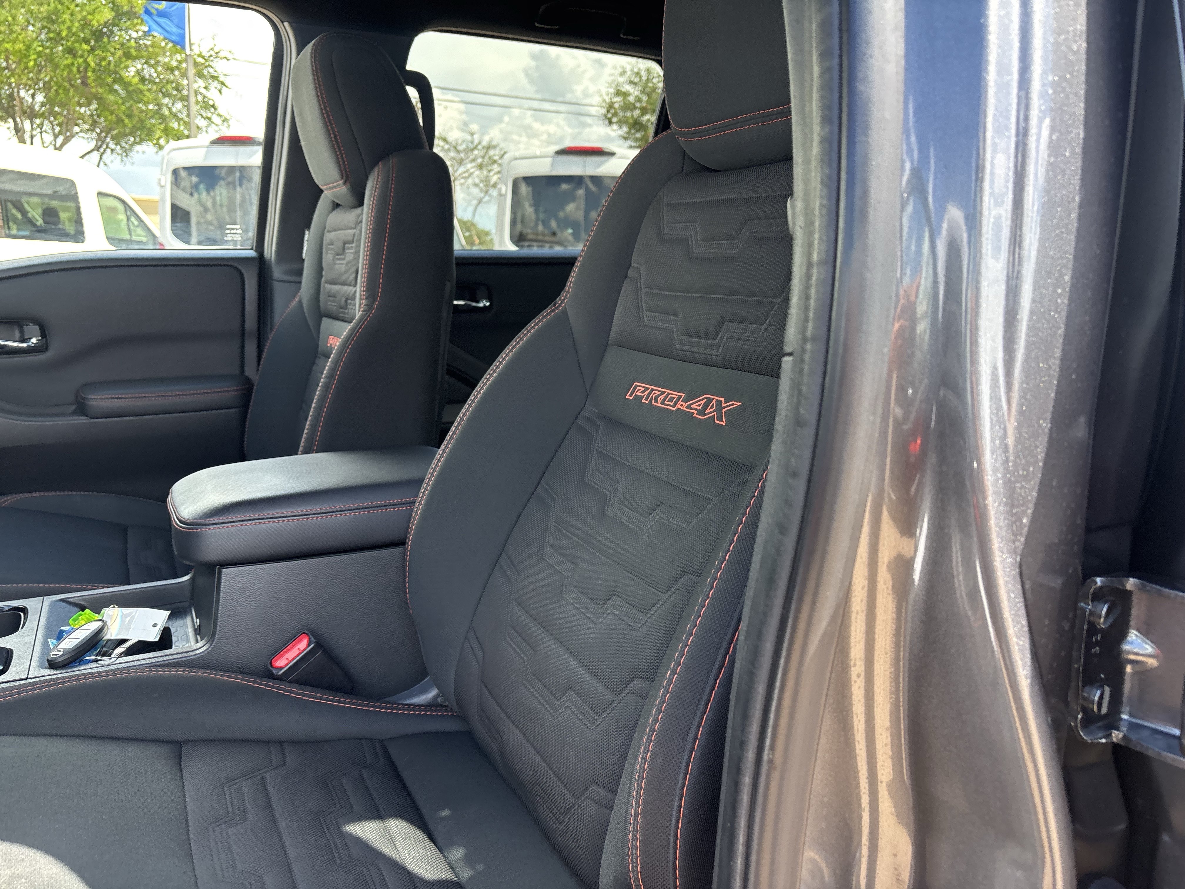 Used 2024 Nissan Frontier PRO-4X AWD/4WD image 11