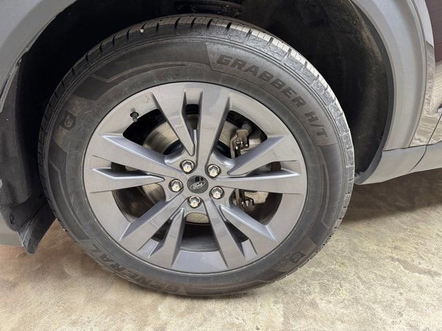 Certified 2022 Ford Explorer XLT w/ Equipment Group 202A image 30