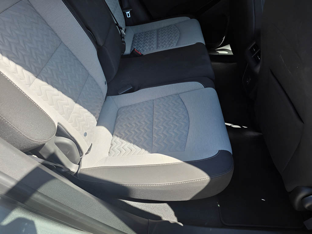 Used 2023 Chevrolet Equinox LT FWD image 29