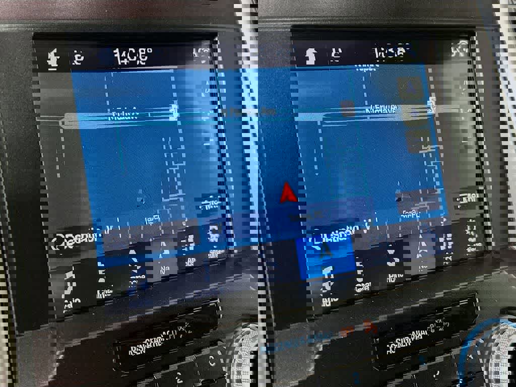 Certified 2019 Ford F150 Platinum w/ Equipment Group 701A Luxury image 28