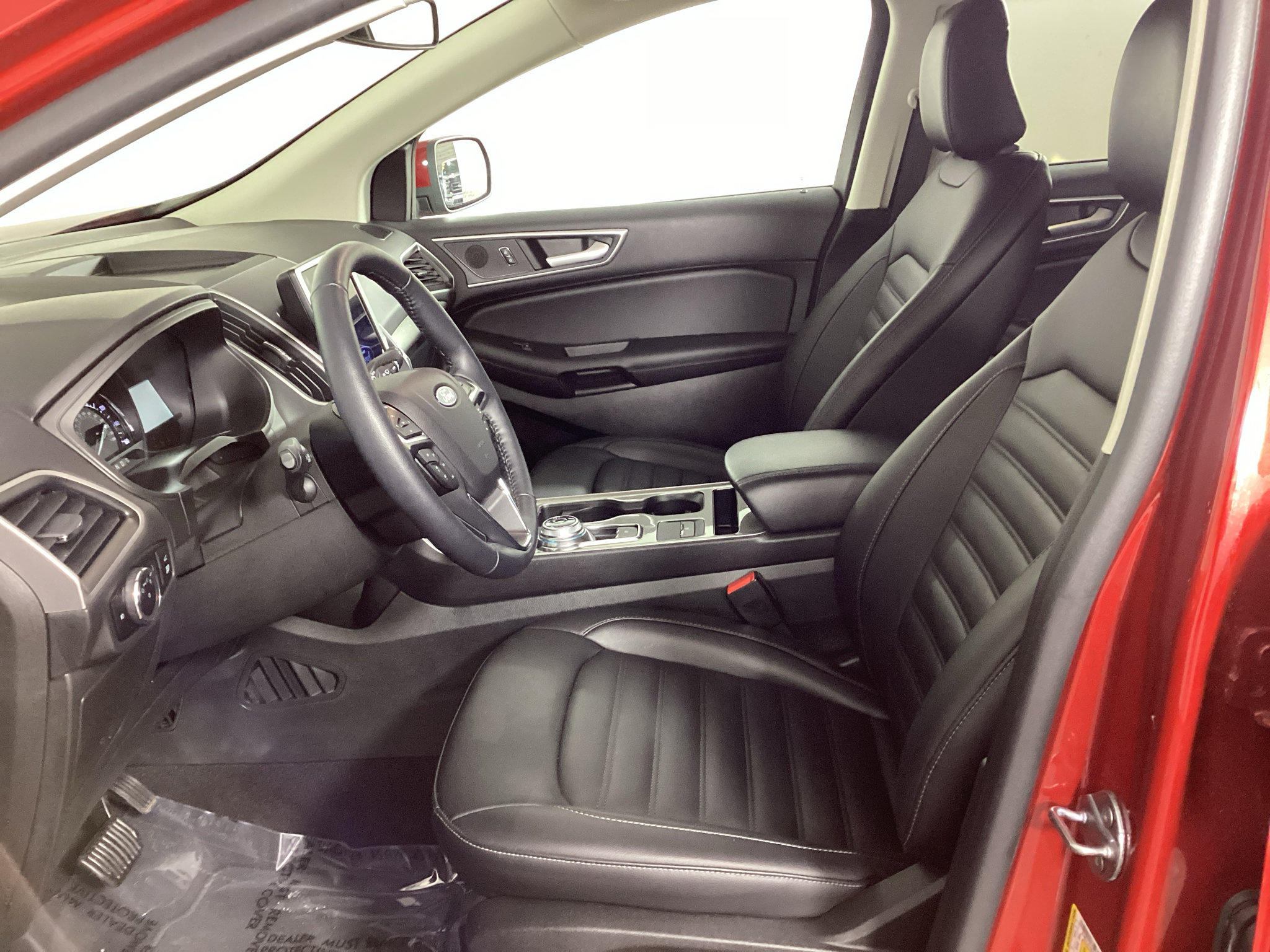Certified 2024 Ford Edge SEL w/ Convenience Package AWD/4WD image 17