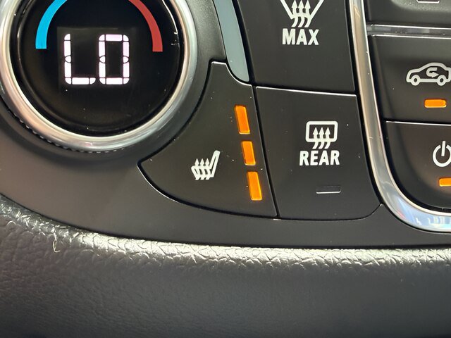 Used 2020 Chevrolet Equinox LT AWD/4WD image 13