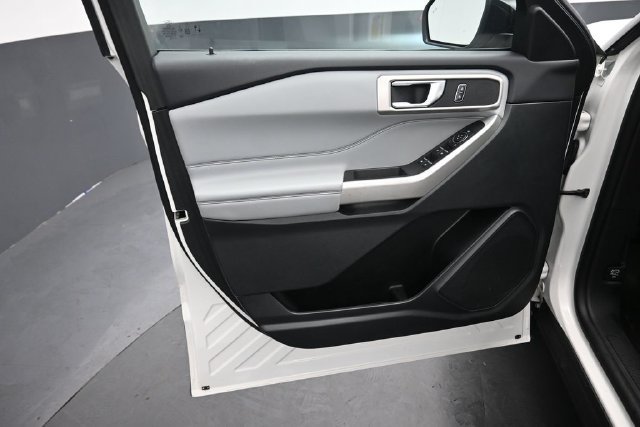 Certified 2024 Ford Explorer XLT w/ Equipment Group 202A AWD/4WD image 19