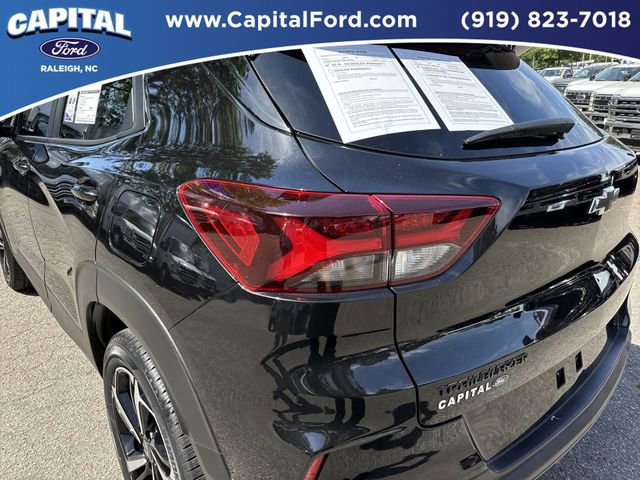Used 2023 Chevrolet TrailBlazer RS w/ Sun and Liftgate Package FWD image 15