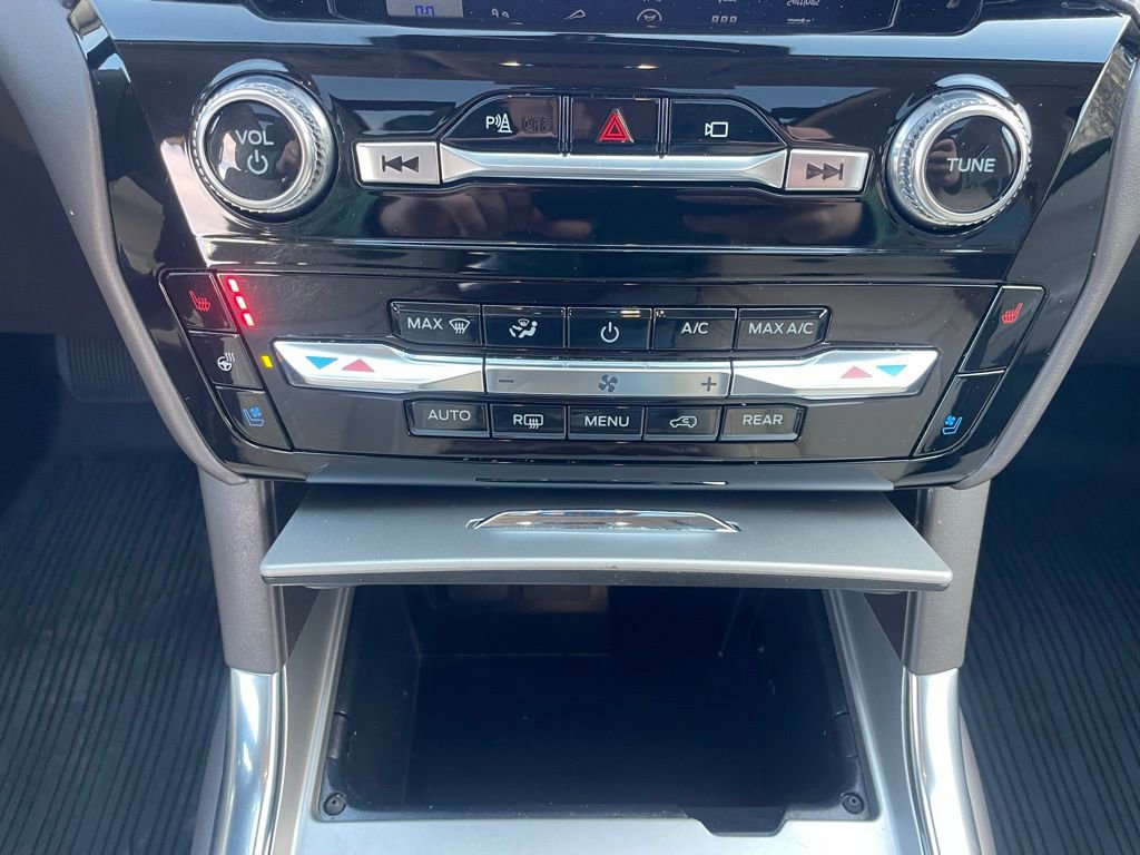 Certified 2022 Ford Explorer Platinum w/ Equipment Group 601A image 16