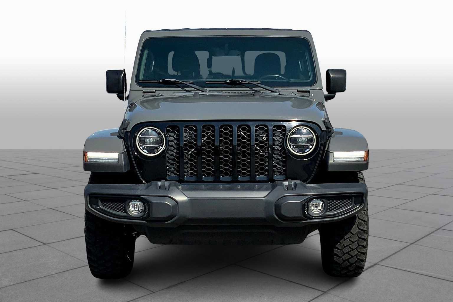 Used 2021 Jeep Gladiator Sport AWD/4WD image 4