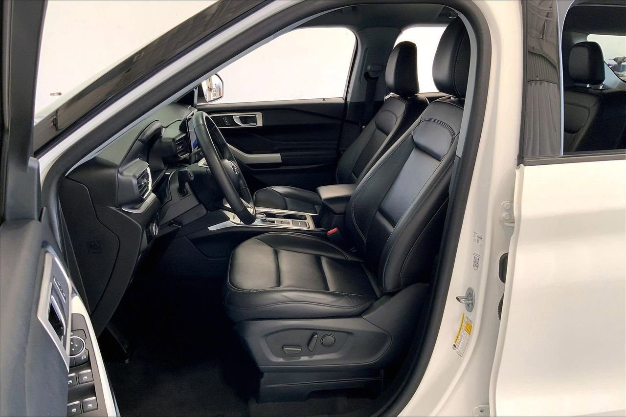 Certified 2024 Ford Explorer XLT w/ Equipment Group 202A image 19