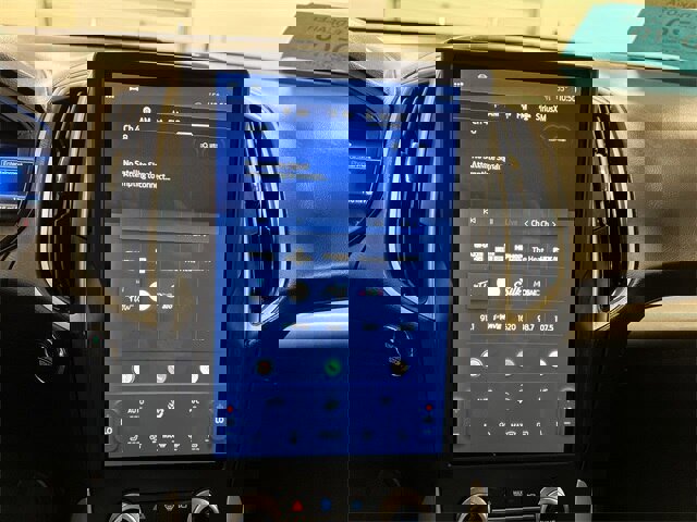 Certified 2023 Ford Edge SEL image 13